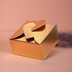 CAIXINHA PARA 4 DOCES CORACAO OURO - UNIDADE